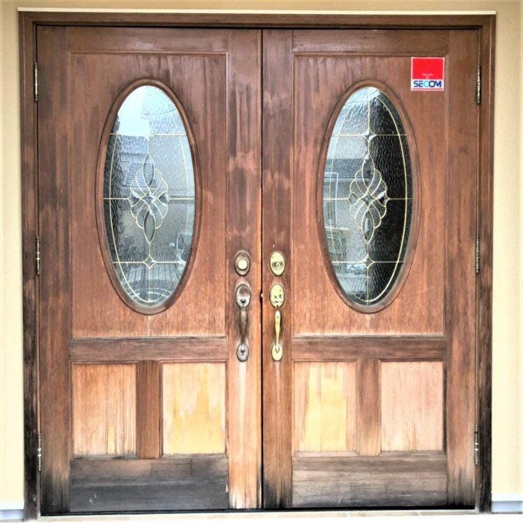古い木製ドアを、新しい利便性の高い玄関ドアにしたい 窓工房テラムラ